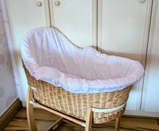 Baby Rocking Moses Basket / Bassinet with Stand