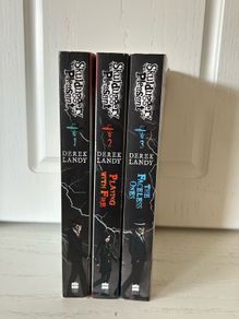 skullduggery pleasant vol 1-3