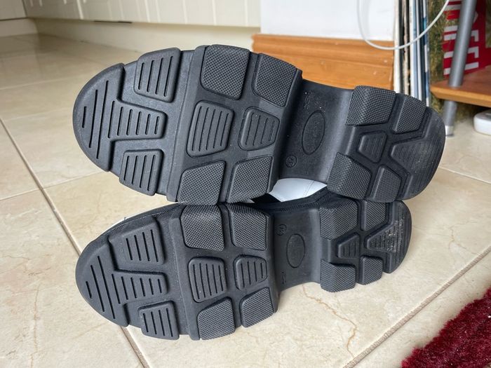 Black and white leather boots size 4 -4.5