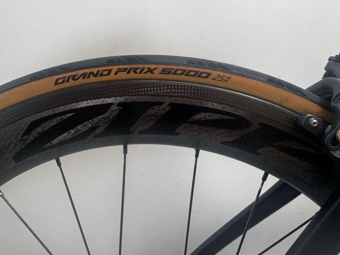 Pinarello Dogma F10 - Zipp Firecrest 404