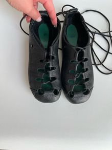 Irish dancing pomps size 1,5 UK, but ok for 2 and 2,5 UK