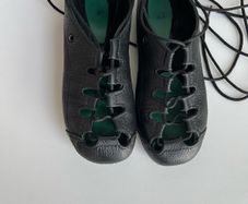 Irish dancing pomps size 1,5 UK, but ok for 2 and 2,5 UK