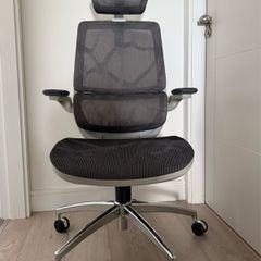 SIHOO M59AS ergonomic office chair in excellent condition.