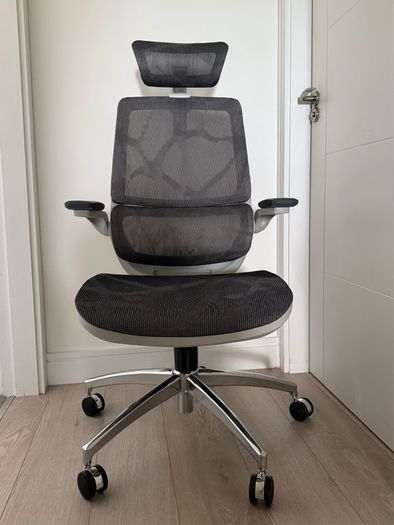 SIHOO M59AS ergonomic office chair in excellent condition.