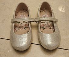 Girls Shoes