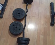 Curl bar with 35kg weight plates