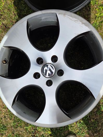 Volkswagen Golf 18 inch GTI alloy wheels for sale.