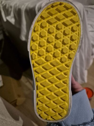 Vans boys - Like new size UK 10