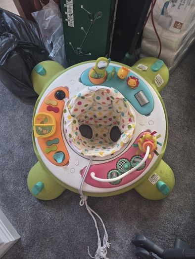 walker and rotating seat 2 in 1