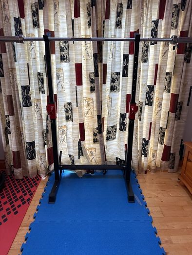 gym bar, bench and weights best offer secures, same as what's in photos