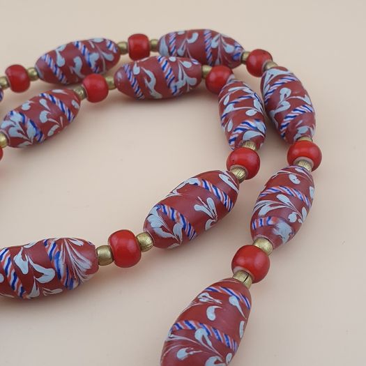 Antique Venetian Style Feather Desgin & Venetian Red WhiteHeart Glass Beads Necklace