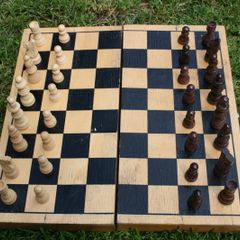 Vintage wooden chess set 11,4"