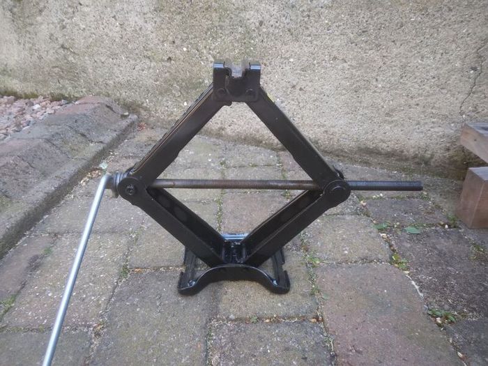 Volvo V60/s60 Car Jack Genuine Oem