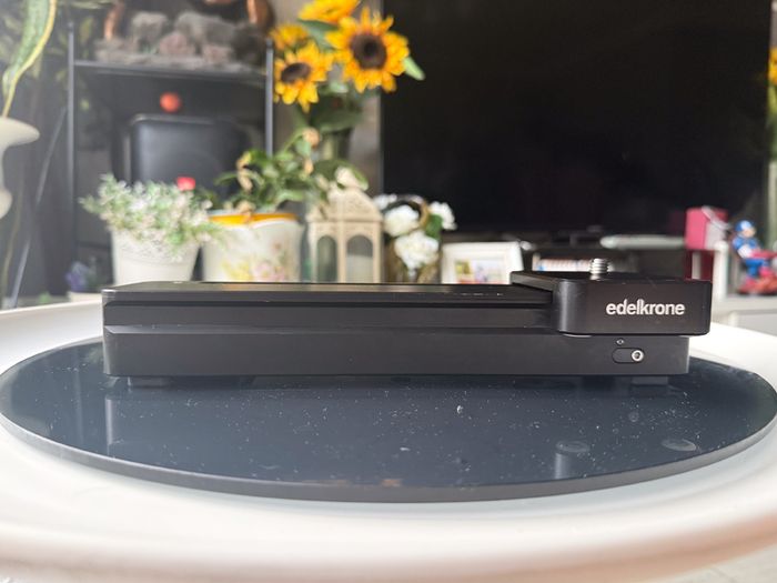 Edelkrone SliderPLUS ONE Motorised Camera Slider | Battery & Charger Included