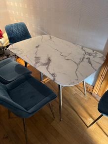 Table & Chairs