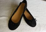 New - Size - 13 - 32 - A Beautiful Pair of Black Shoes with Bows - Cost 10 Euro