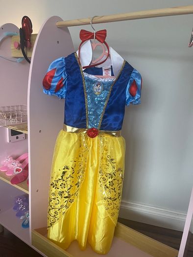 Girls Dress Up