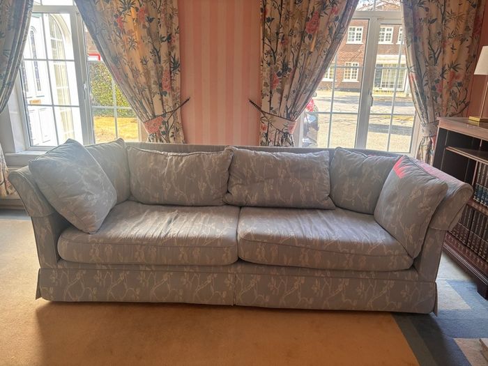 Sitting room sofa suite
