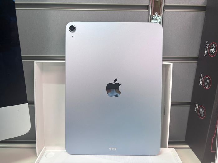 Apple iPad Air 11-inch (M3) Wi-Fi Blue + Magic Keyboard White British [BUNDLE]