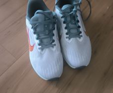 Nike MEN shoes, size 44, UK 9, 28cm, very good condition