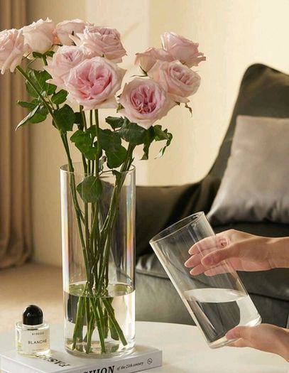 12 Clear Acrylic Cylinder Vases
