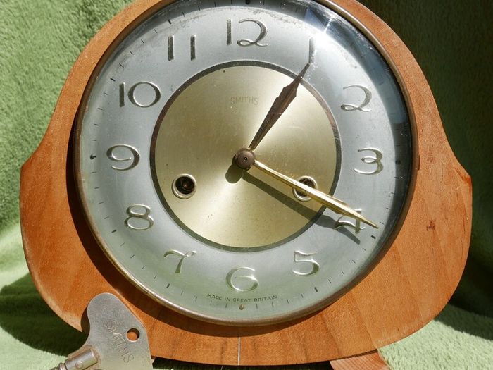Vintage SMITHS Chiming Mantle Clock Mechanical  (works well)