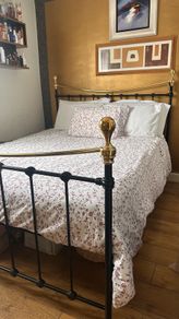 King Size Gold&Black Frame