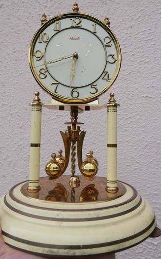 Vintage Kundo  Clock Made In Germany   Battery Operated (works well)