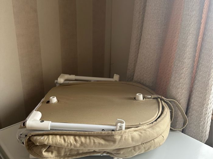 Portable/Travel bassinet cot