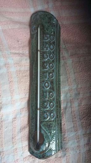 Ceramic thermometer