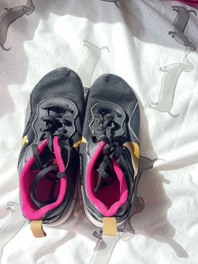 Girls Nike Black runners - as new