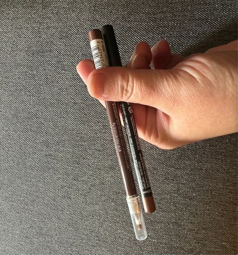 Gucci blush + 2 free lip liners