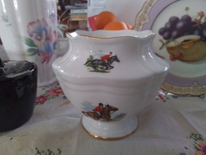 Royal Tara Flower Pot