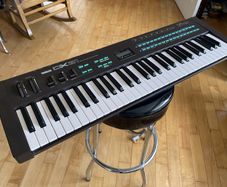 Yamaha DX-21 Synthesizer very clean