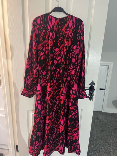 NEW Emily & Me Midi Dress with pockets - Size 12