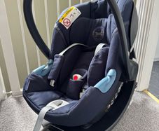 Cybex Infant Car Seat and ISOFIX Base