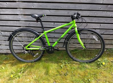 Frog 61 Kids' Hybrid Bike (24-inch) - Lightweight & Great Condition