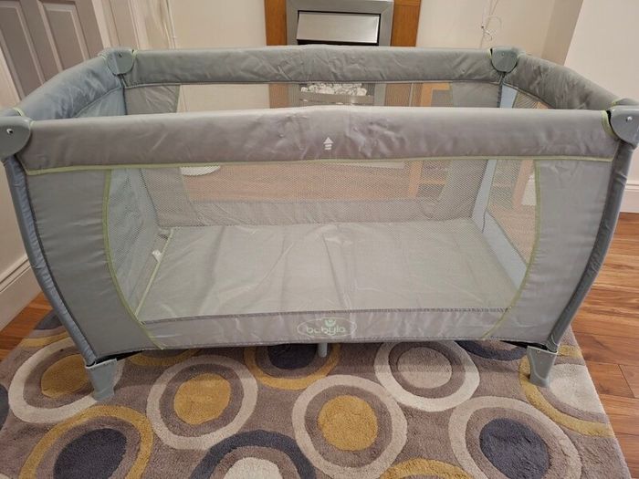 Travel Cot Babylo Alpha 4ft x 2ft Excellent Condition