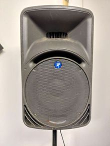 Mackie c300z Speakers