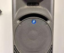 Mackie c300z Speakers