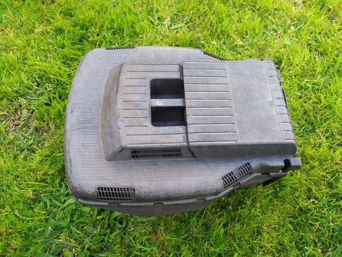 Lawn mower collector box