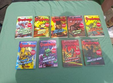 9 x Goosebumps books.
