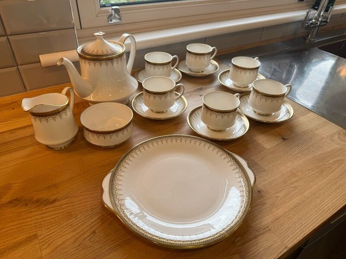 Paragon china Ltd Athena complete tea-set