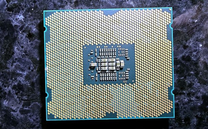 Intel CPU job lot x5 - Xeon E5-2680 v4, X5650 x2, E5-1620, i3-6100T