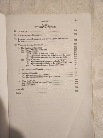 A Casebook On Contract Law. J.C.Smith & J. A. C. Thomas. 7th Edition  Large Volume Paperback In Good Condition. See Photos For Same.