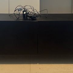 telly stand