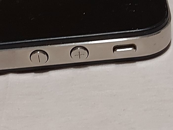 Apple Iphone 4, Black, 8GB, in excellent condition, Vodafone network