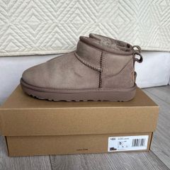 UGG mini platform size 3