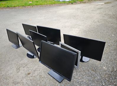 LCD Monitors x 7
