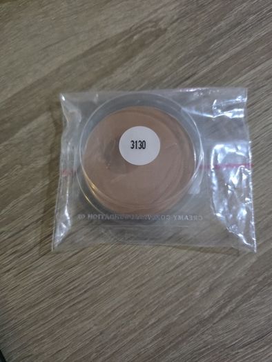 creamy compact powder